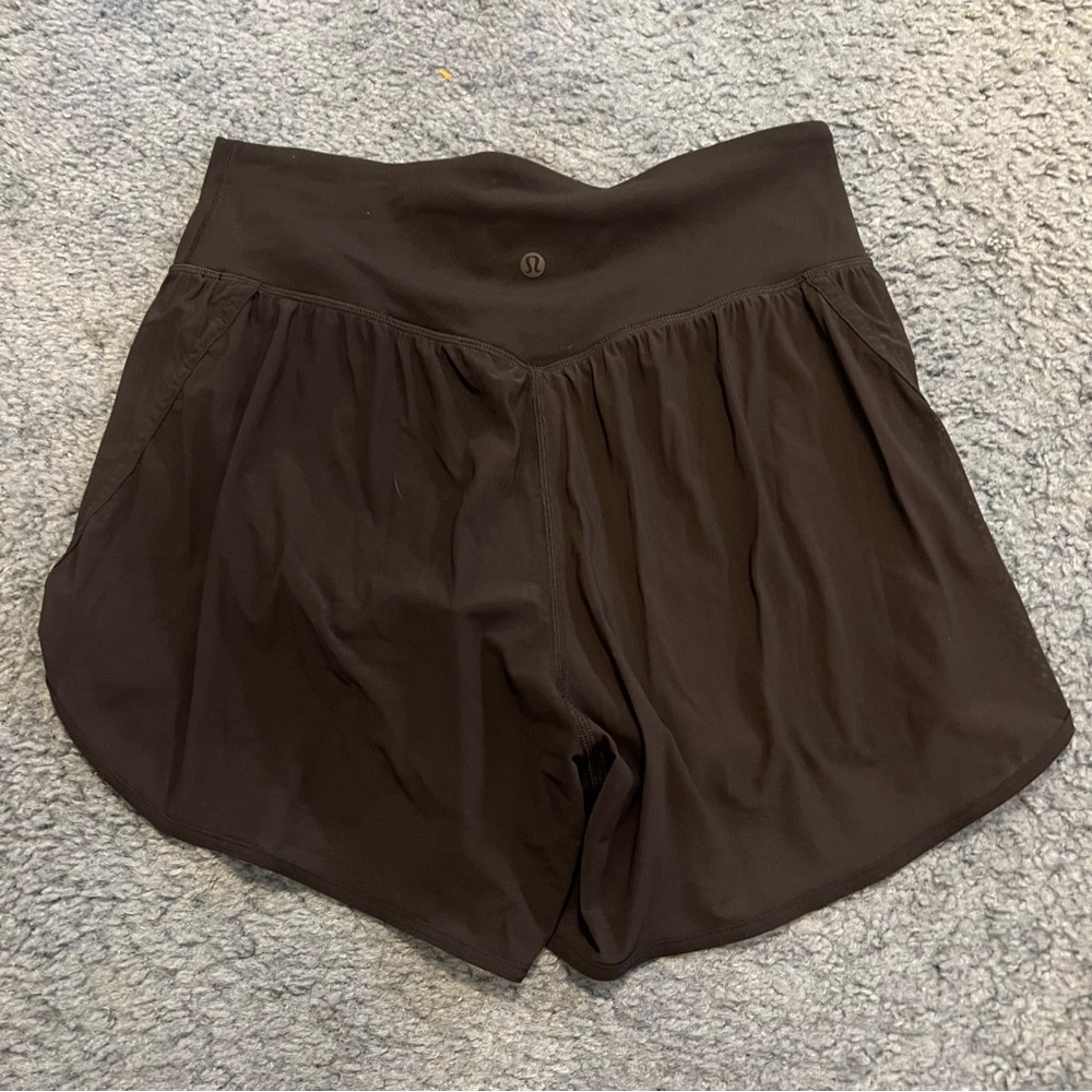 Lululemon nulu and mesh yoga short high rise